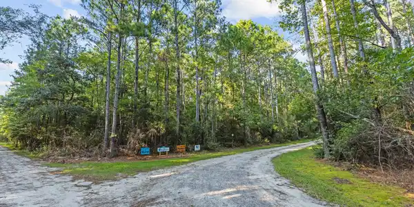 Image 4: Access easement