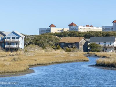 320 Bay Circle