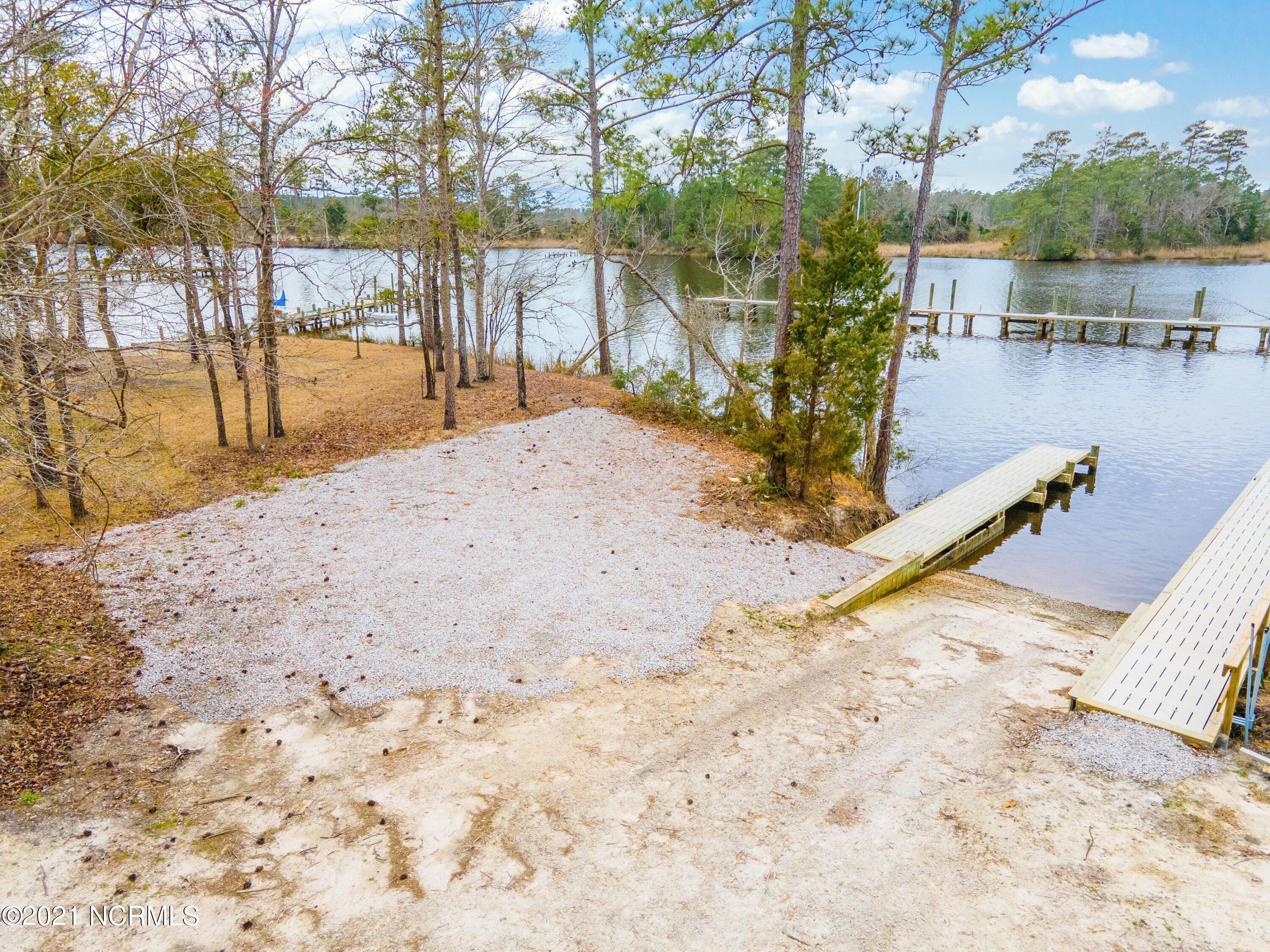 Image 3: 9219 Hart Drive, Oriental, NC
