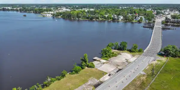 Image 3: 1-web-or-mls-DJI_0477