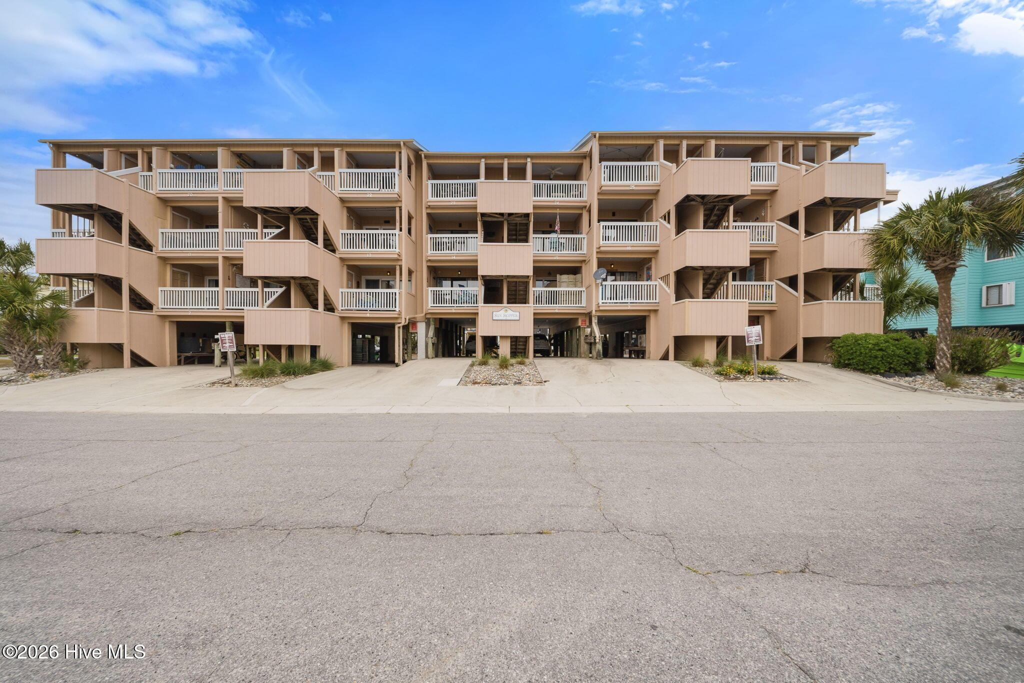 Image 3: 3-web-or-mls-GI - 1600 Canal Dr - Rental