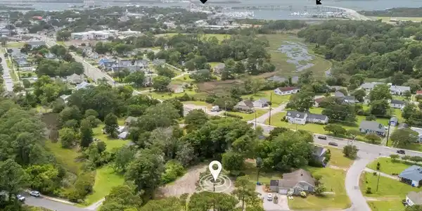 Image 4: 203 Sherwood Blvd