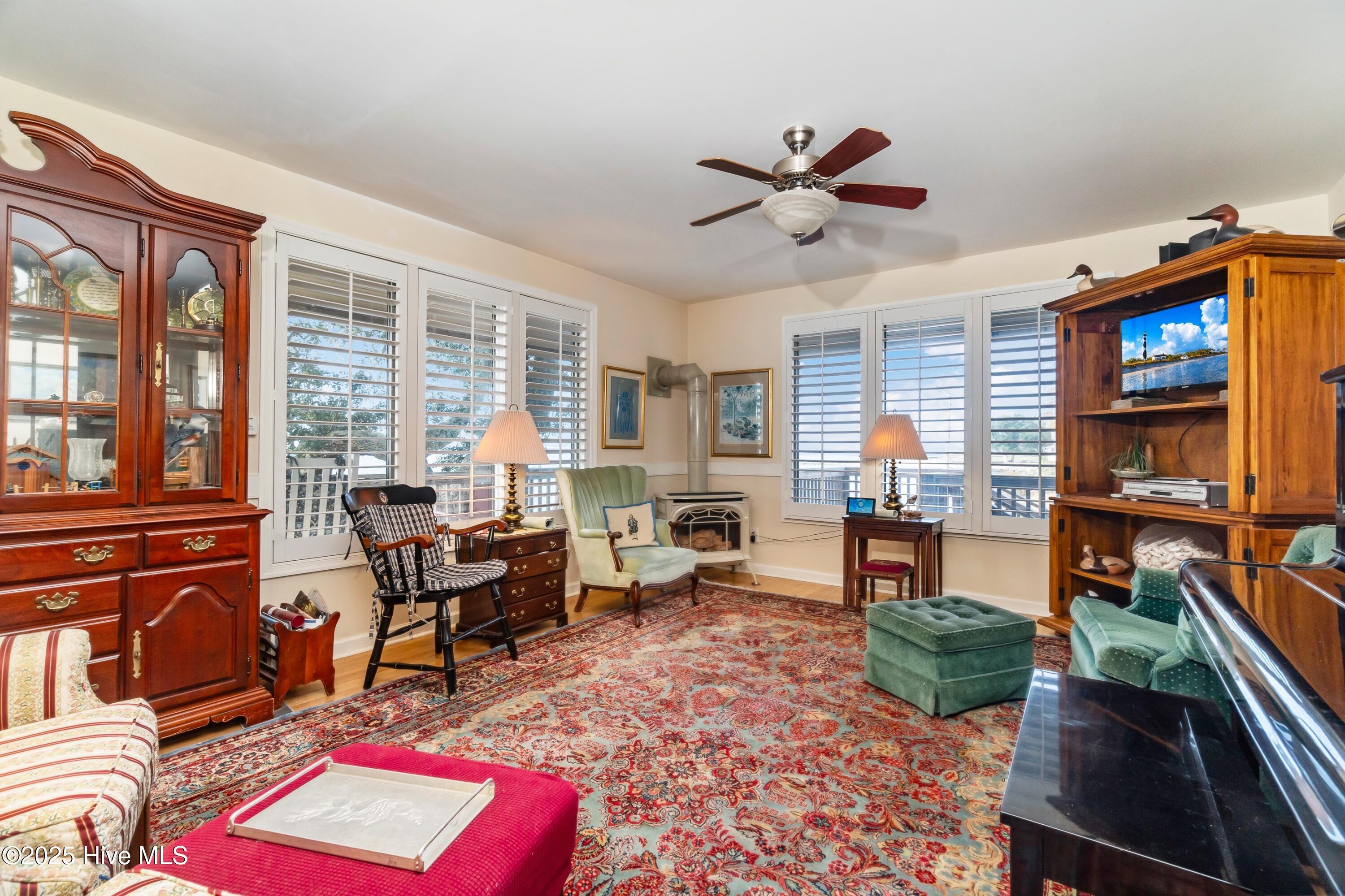 Image 3: 003_Living Room