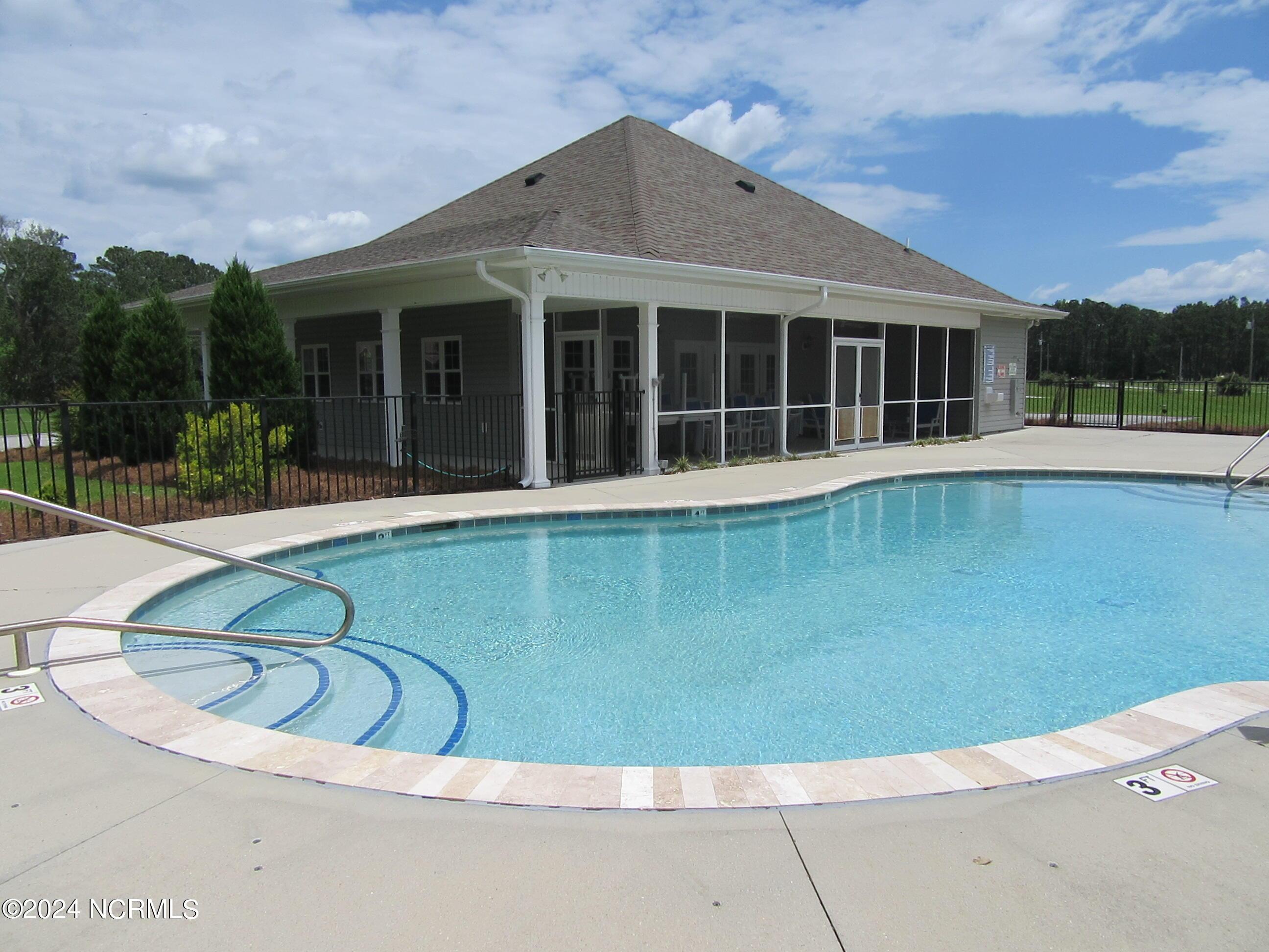 Image 4: Swimming Pool 2