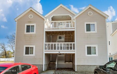 89 Country Club Drive Unit Apt H2