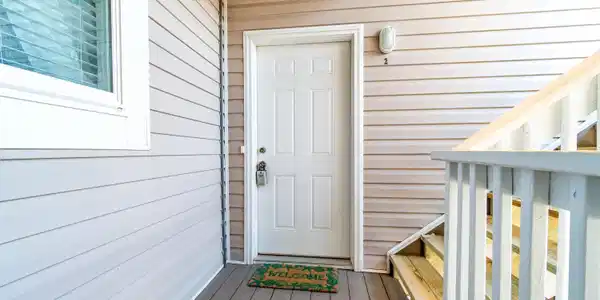 Image 2: 002_Front Entry