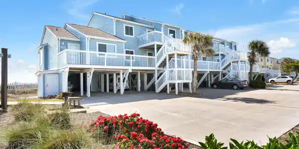 502 Pelican Court