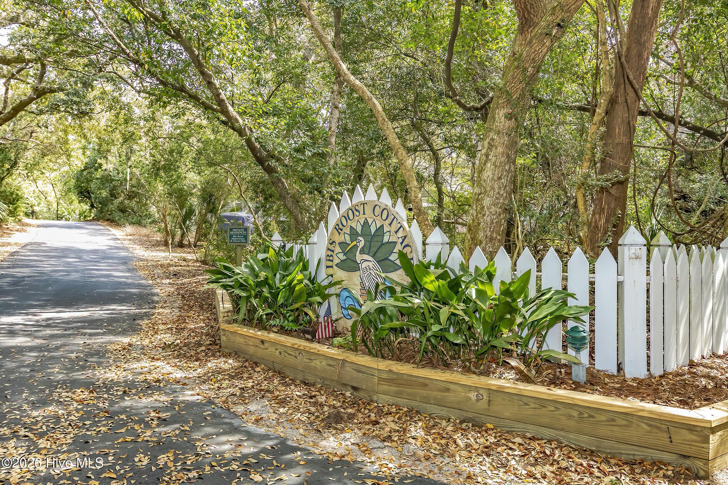 Image 3: Welcome to Ibis Roost