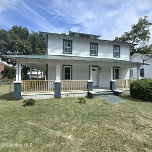 922 Elm Street