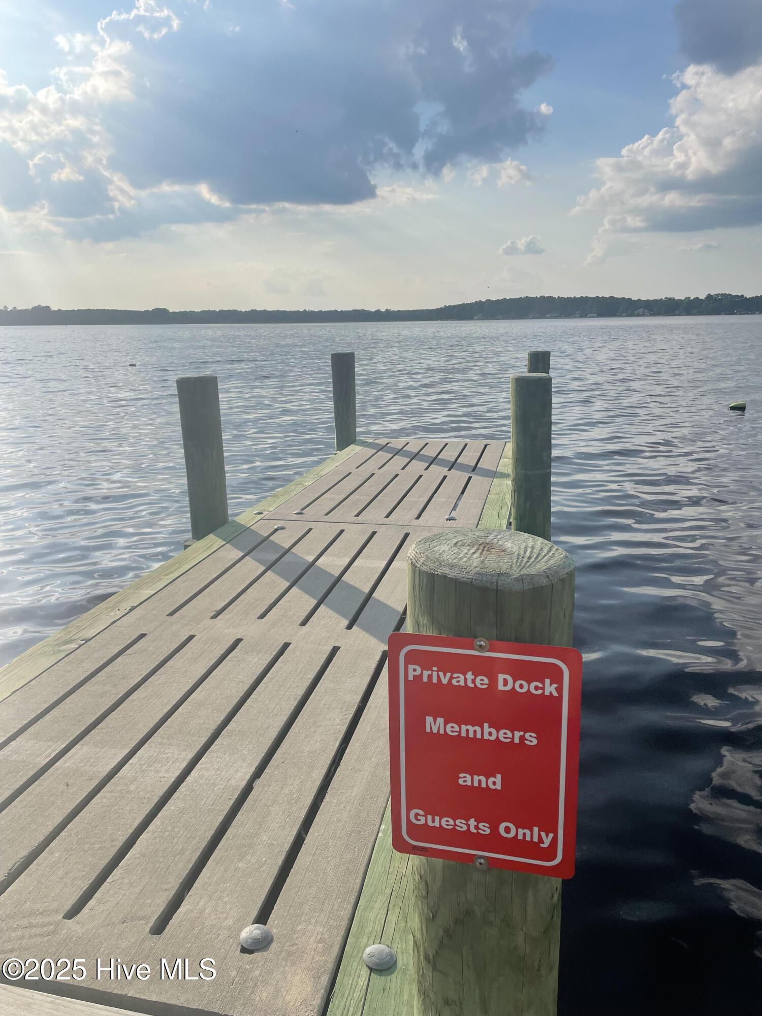 Image 3: MasonPointedock