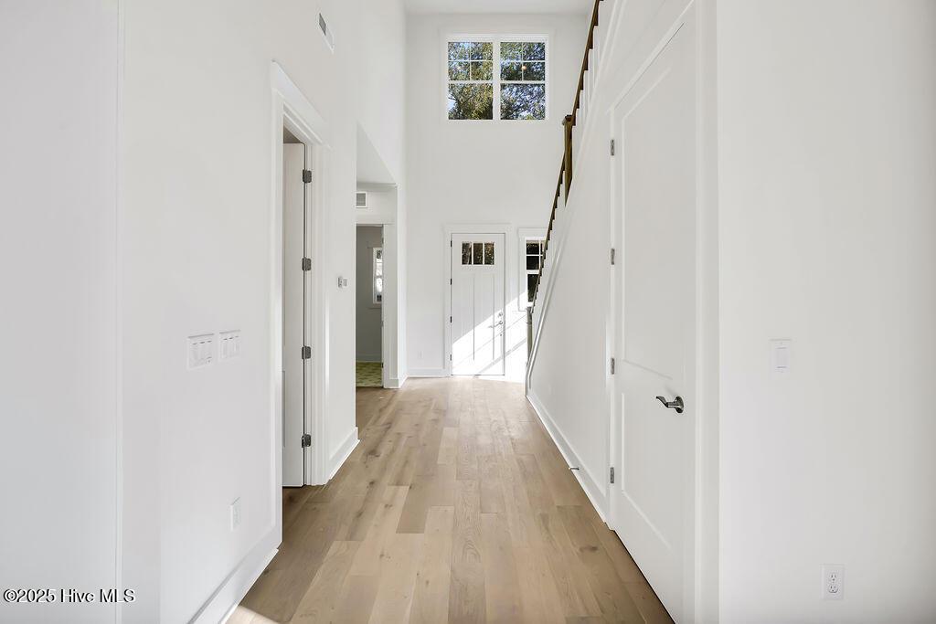 Image 3: 5138FernwoodDrive-3