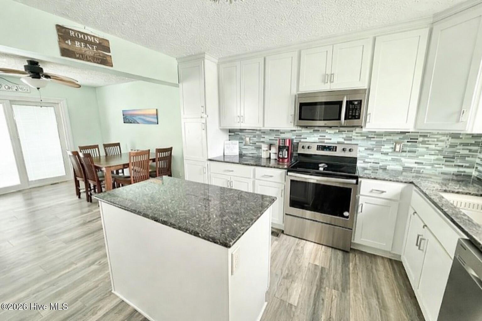 Image 3: kitchendining1new