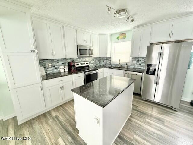 Image 4: new kitchen1 (002)