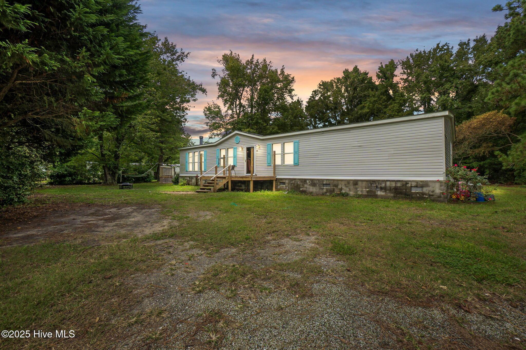 Image 3: 1-web-or-mls-WCR01030_2