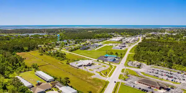 Image 3: Looking West down Live Oak toward Bft