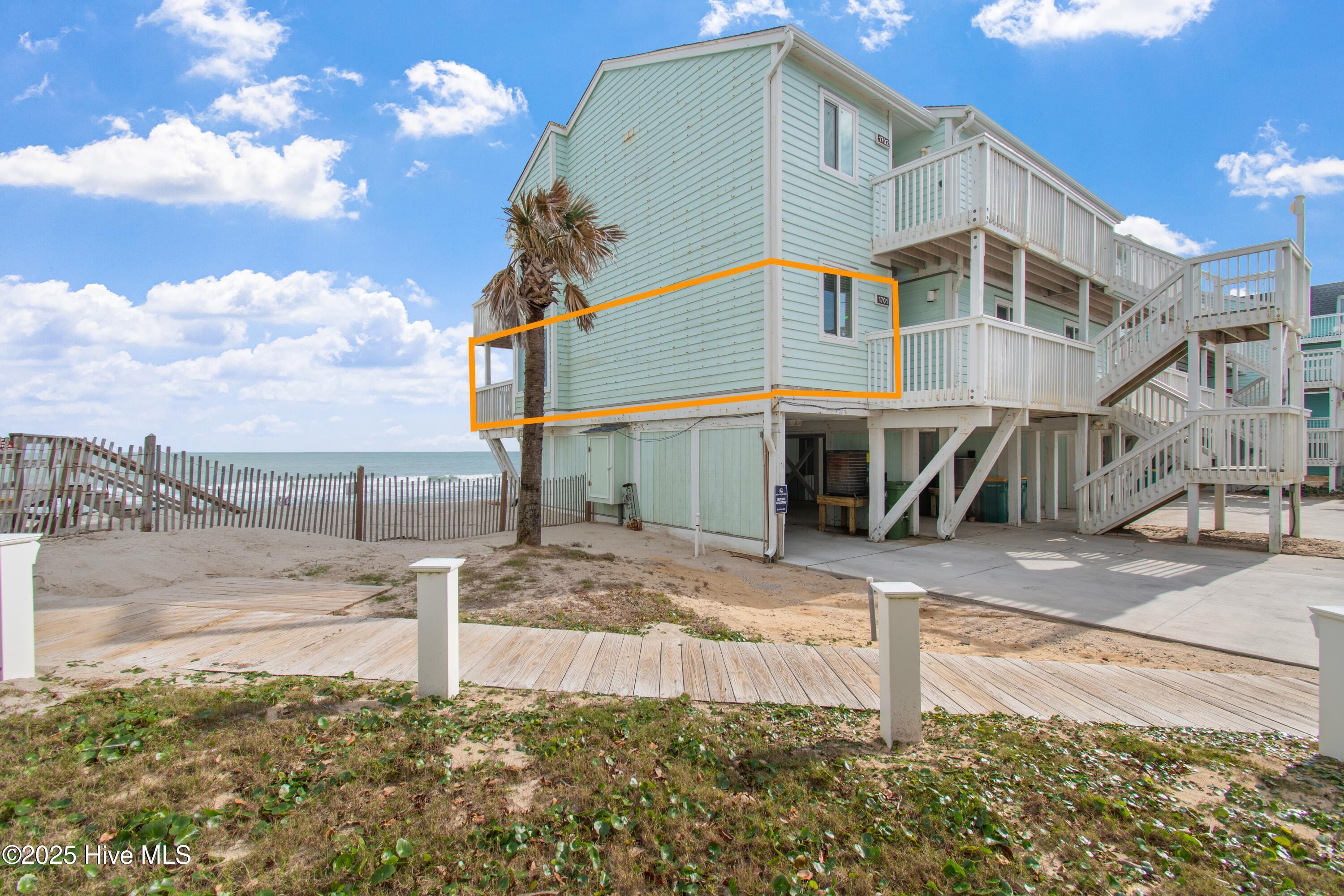Image 2: 1701SandDollarCt - 4