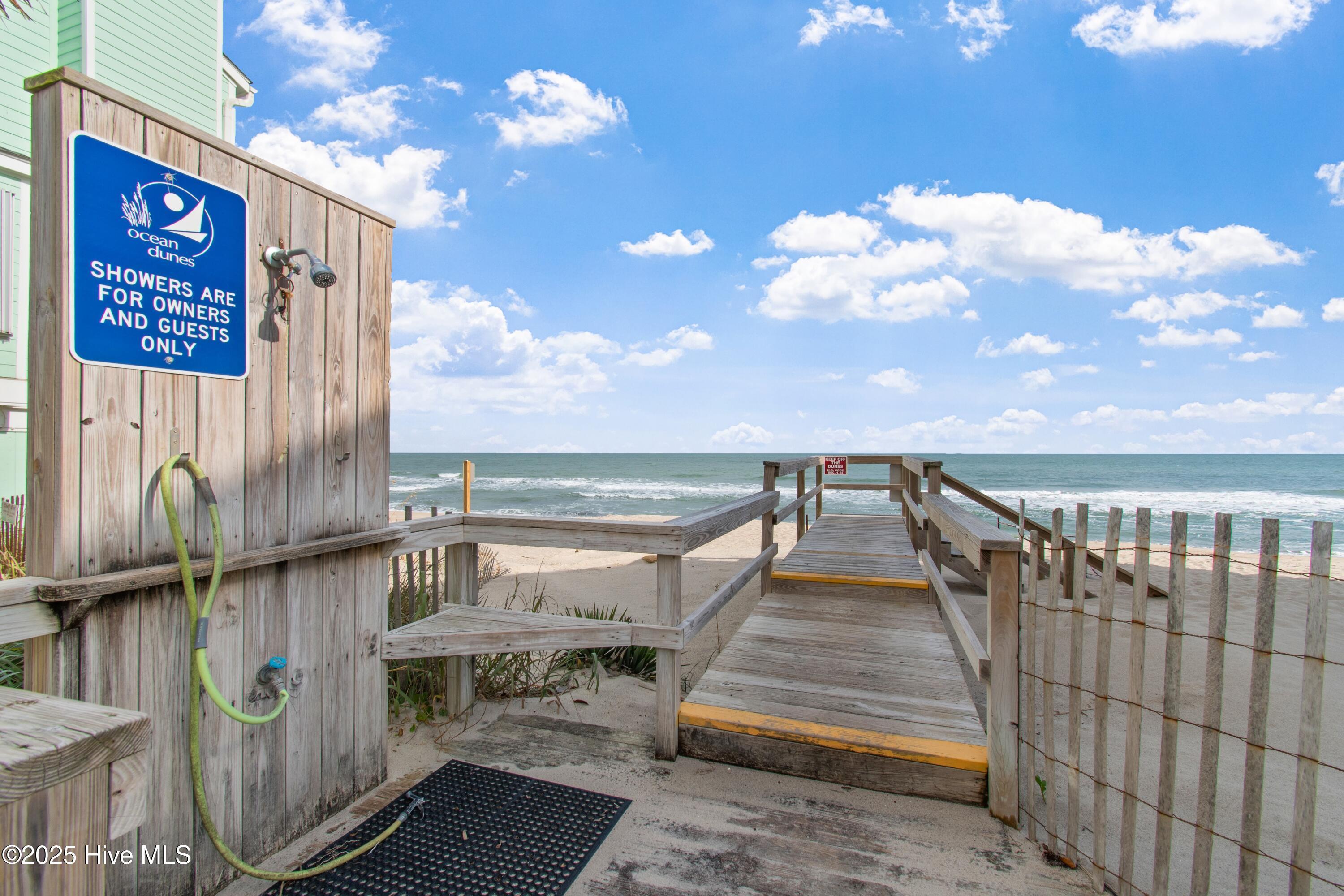 Image 3: 1701SandDollarCt - 6