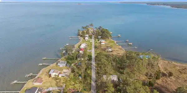Image 2: 13-web-or-mls-DJI_20260317170702_0588_D