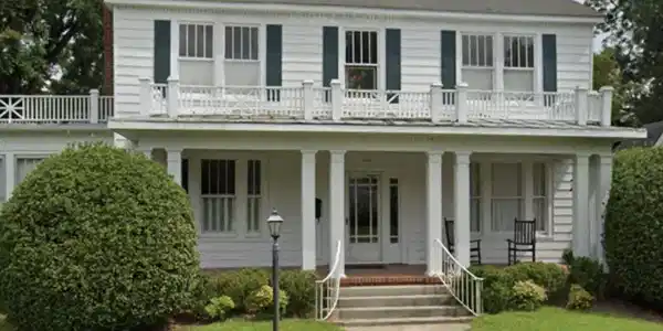 216 Isabella Avenue