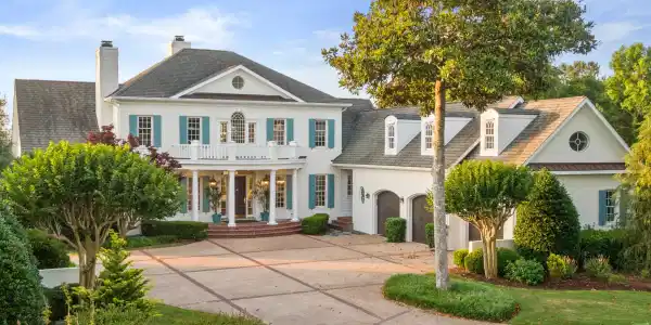 2220 Moreland Drive
