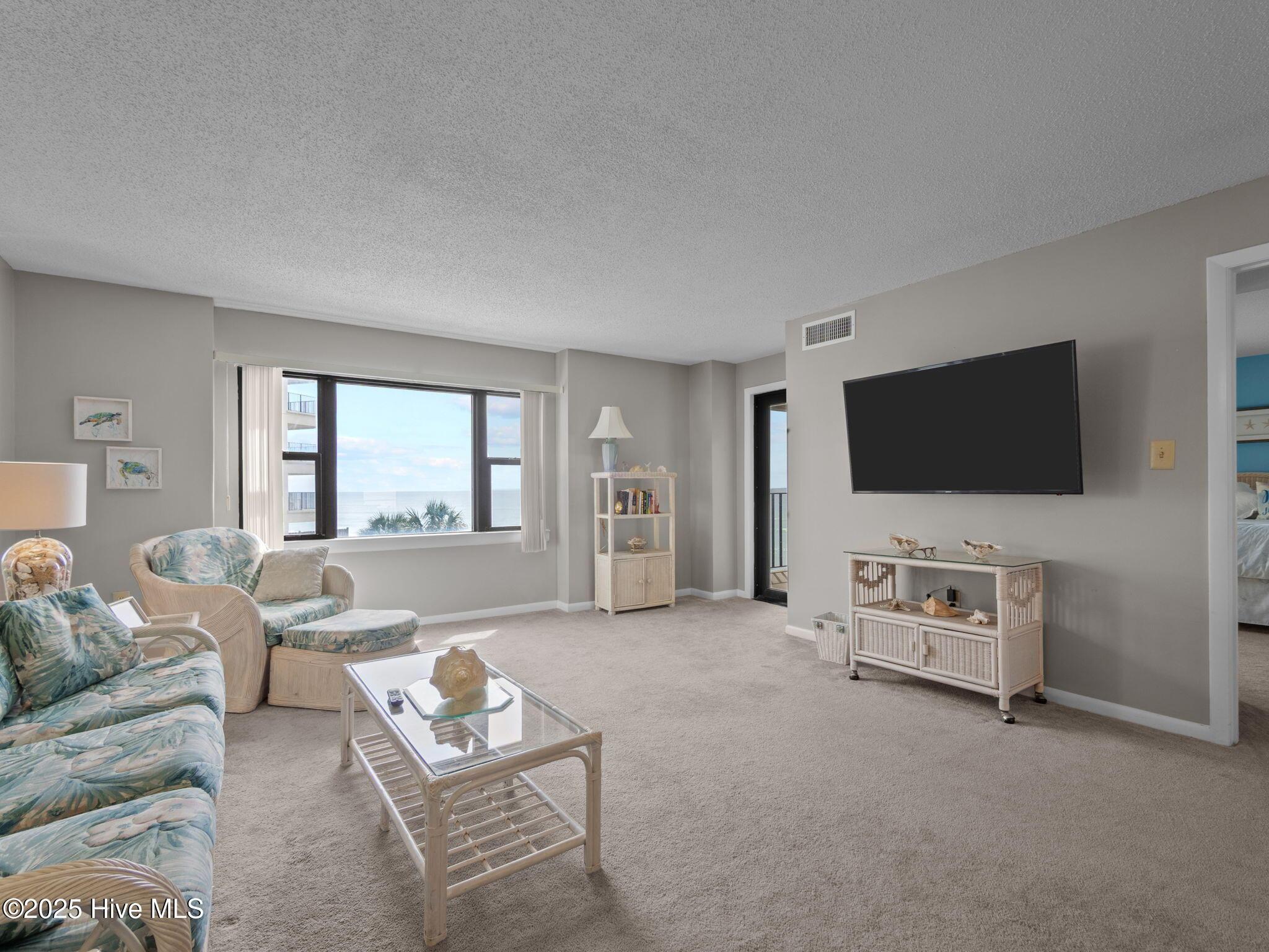 Image 3: 13-web-or-mls-P9220299