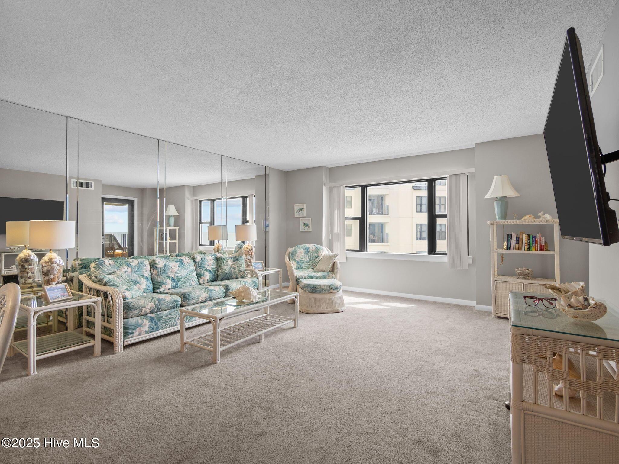 Image 4: 14-web-or-mls-P9220304