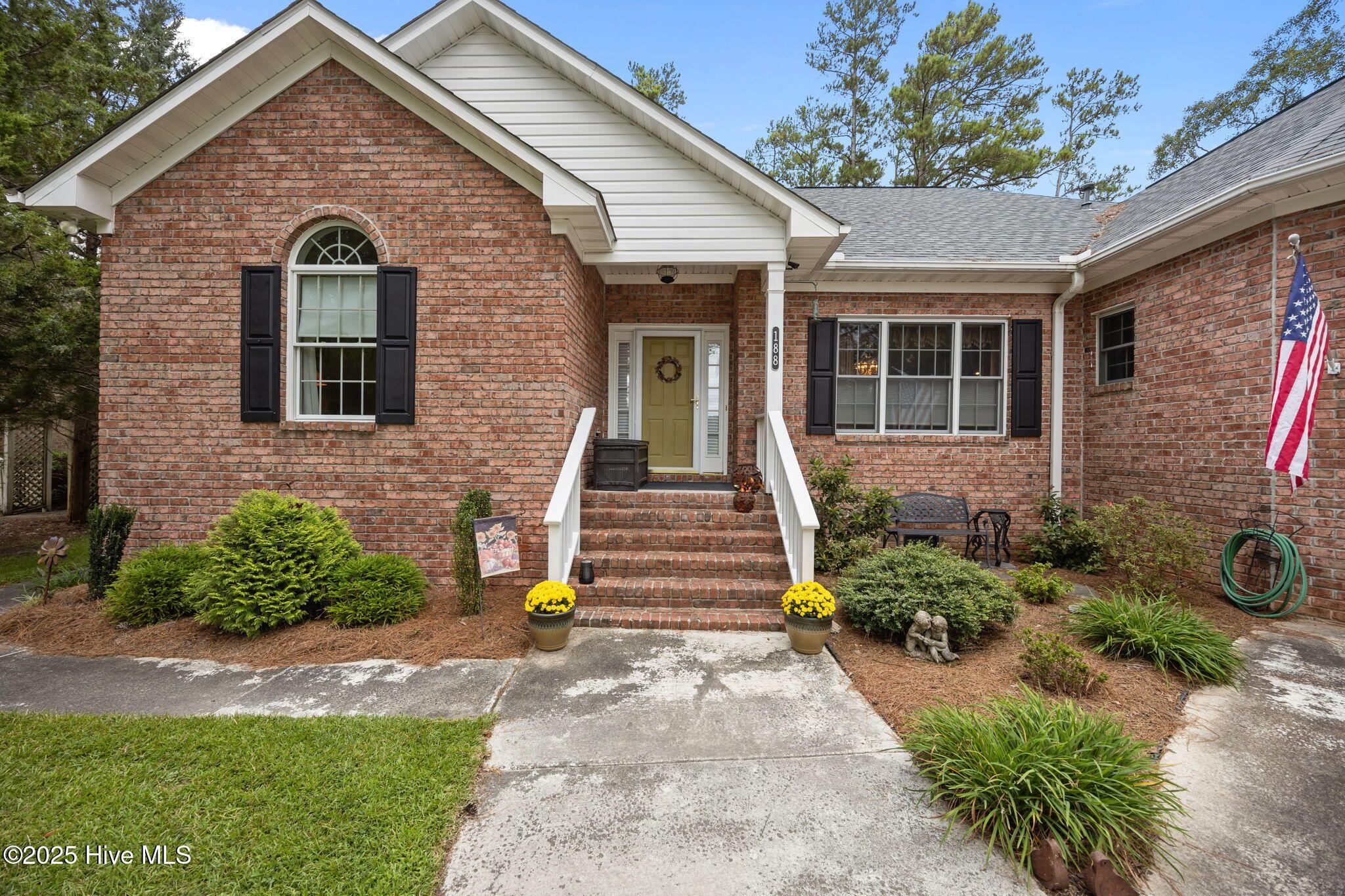 Image 3: Front entrance