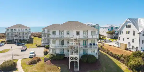 Image 2: 4-web-or-mls-DJI_20260320115410_0040_D