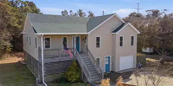 103 Captain Hobbs Court