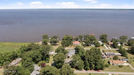 592 Arnolds Beach Road