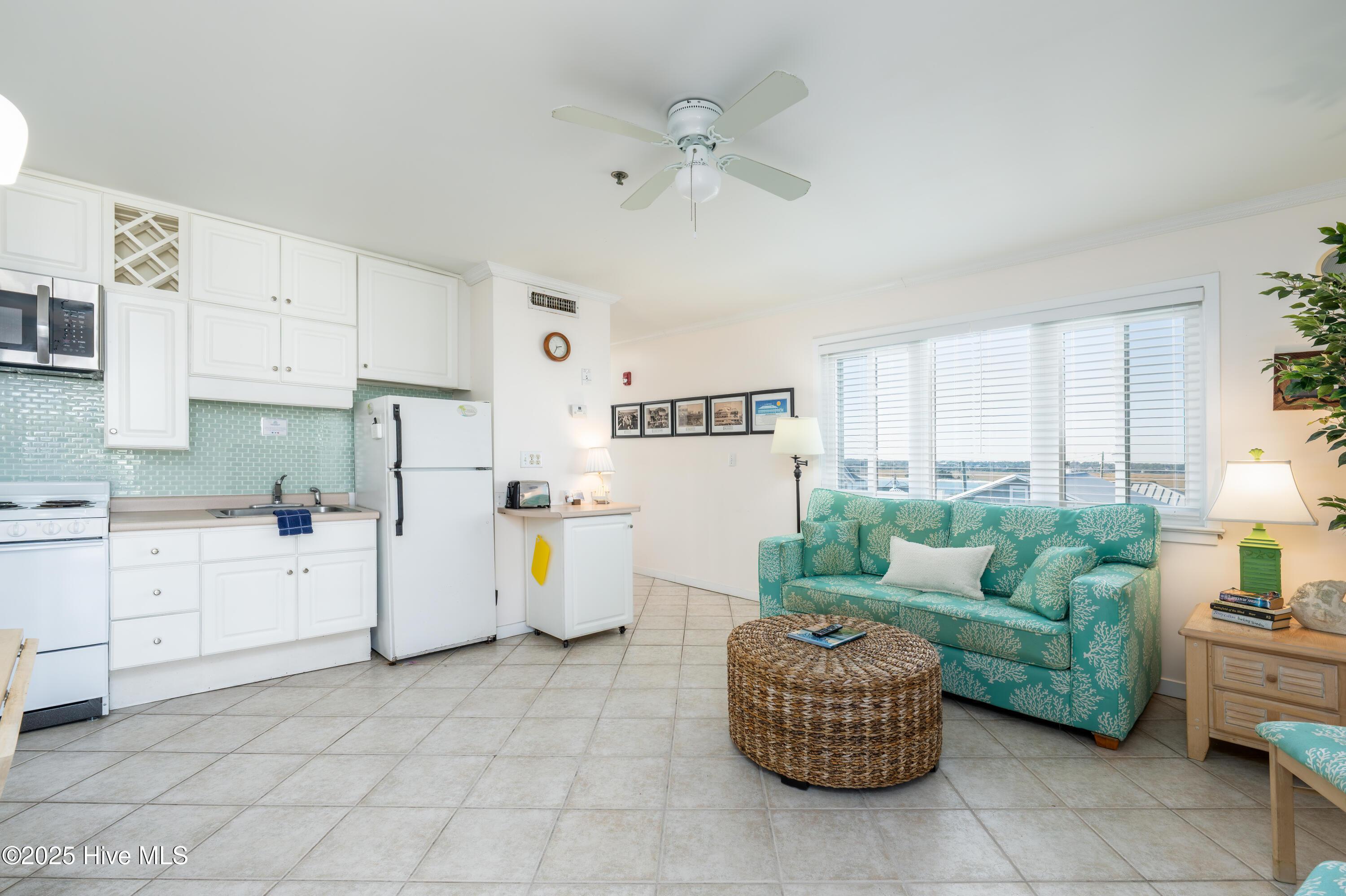 Image 3: Interiors-Exteriors1