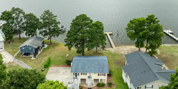 22 Oak Point Road