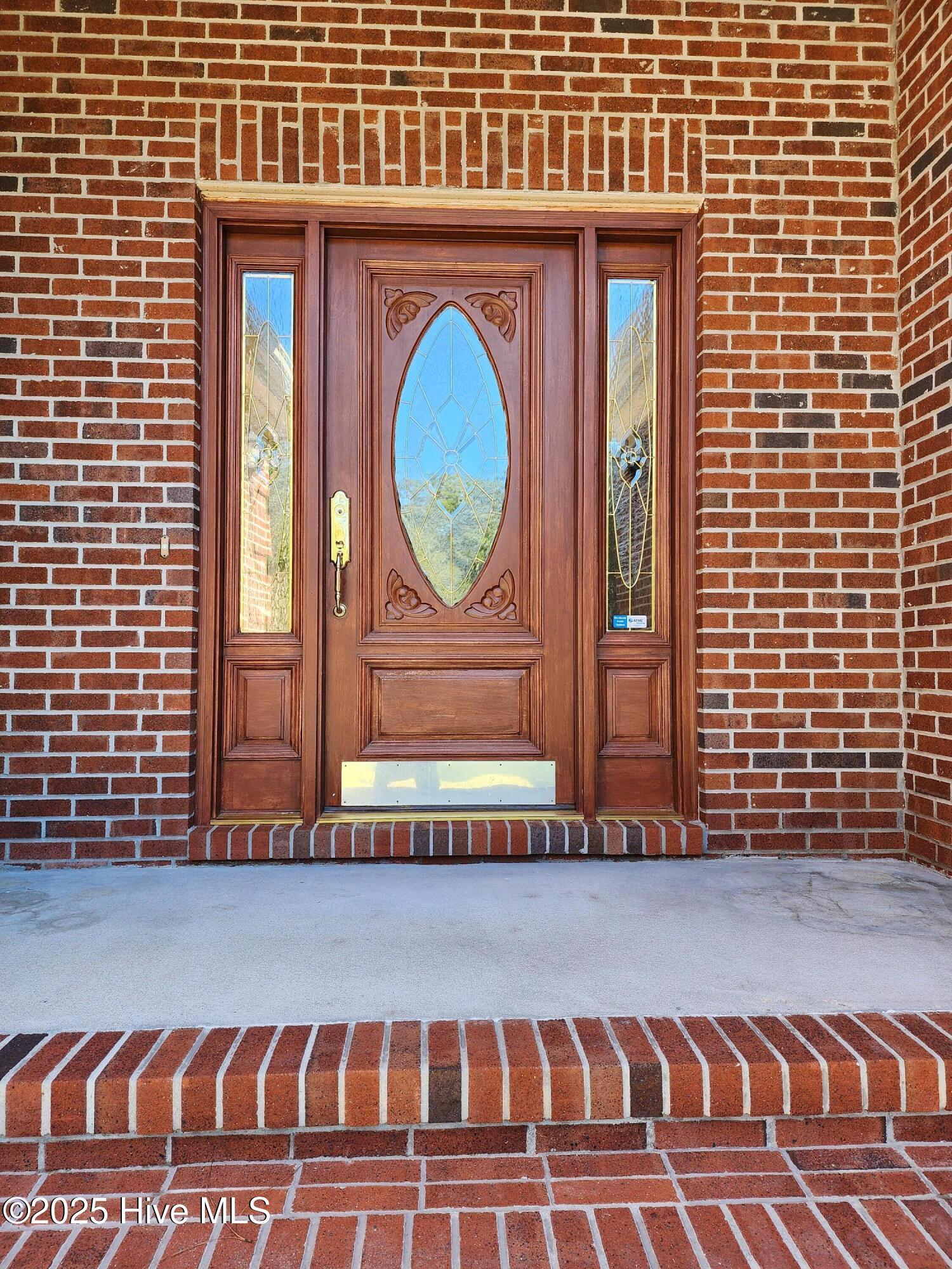 Image 3: impressive entry