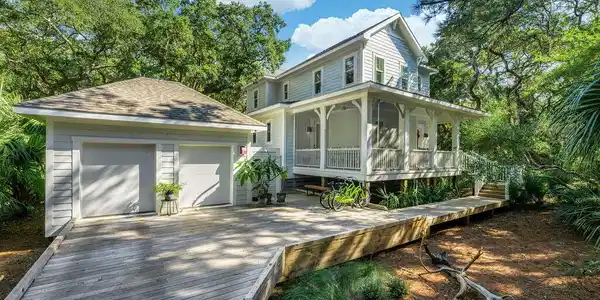49 Fort Holmes Trail