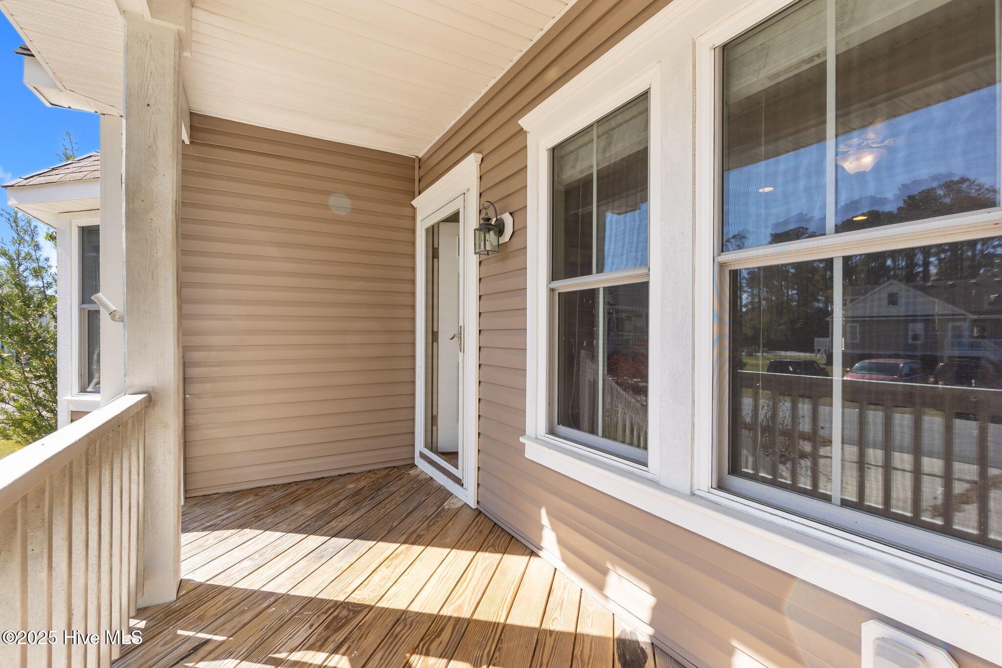 Image 3: 23-web-or-mls-WCR04614