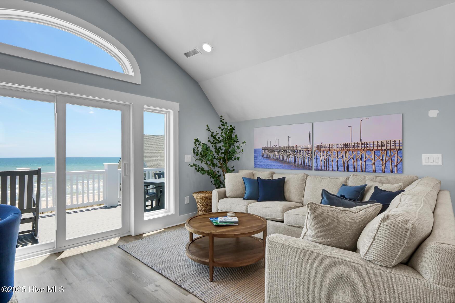 Image 3: PJA17516