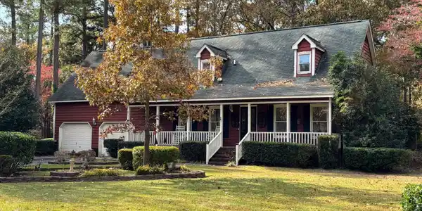 2200 Oakview Drive