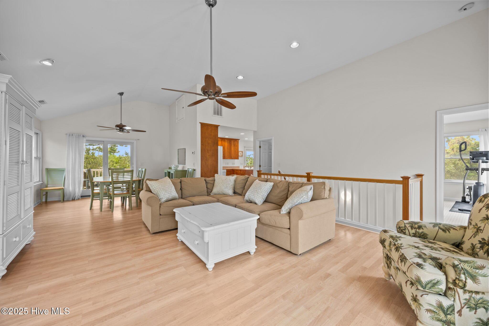 Image 3: 45-web-or-mls-IMG_9185