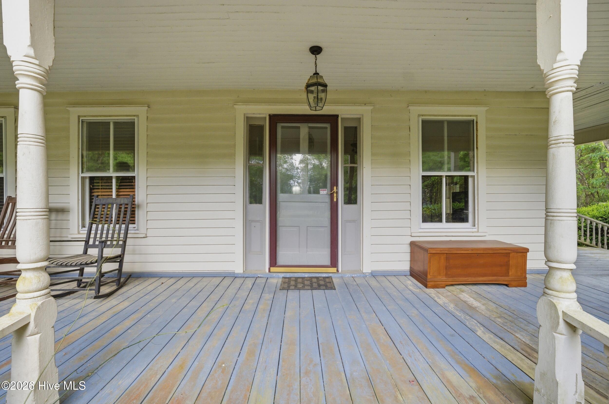 Image 4: 3