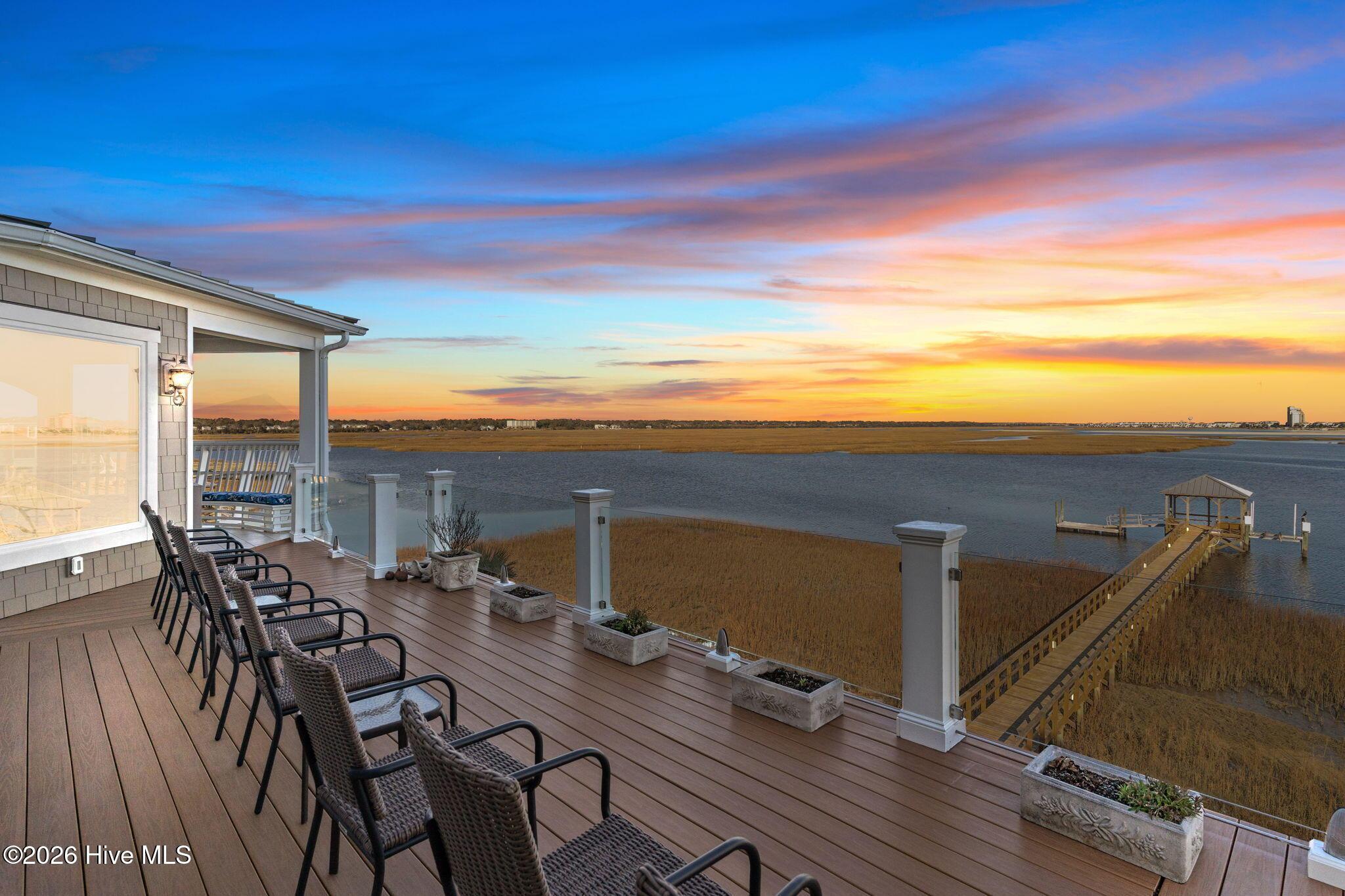 Image 2: 1527 N Shore Dr