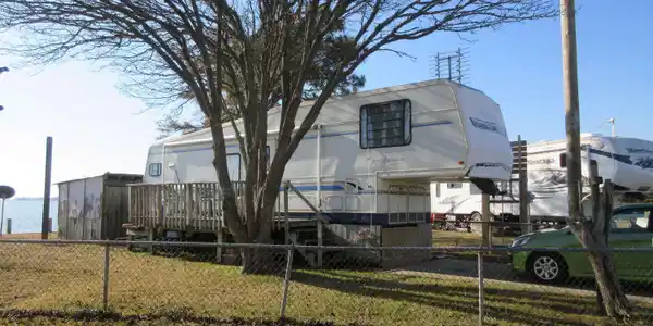 157 Dolphin Court