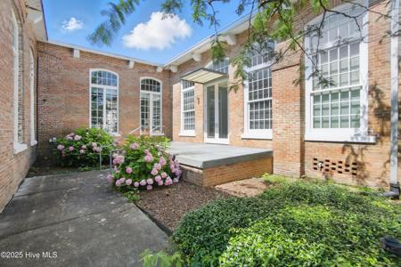723 Mcmullan Avenue Unit 403