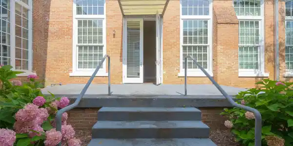 Image 4: 2
