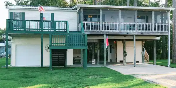 185 Riverview Lane