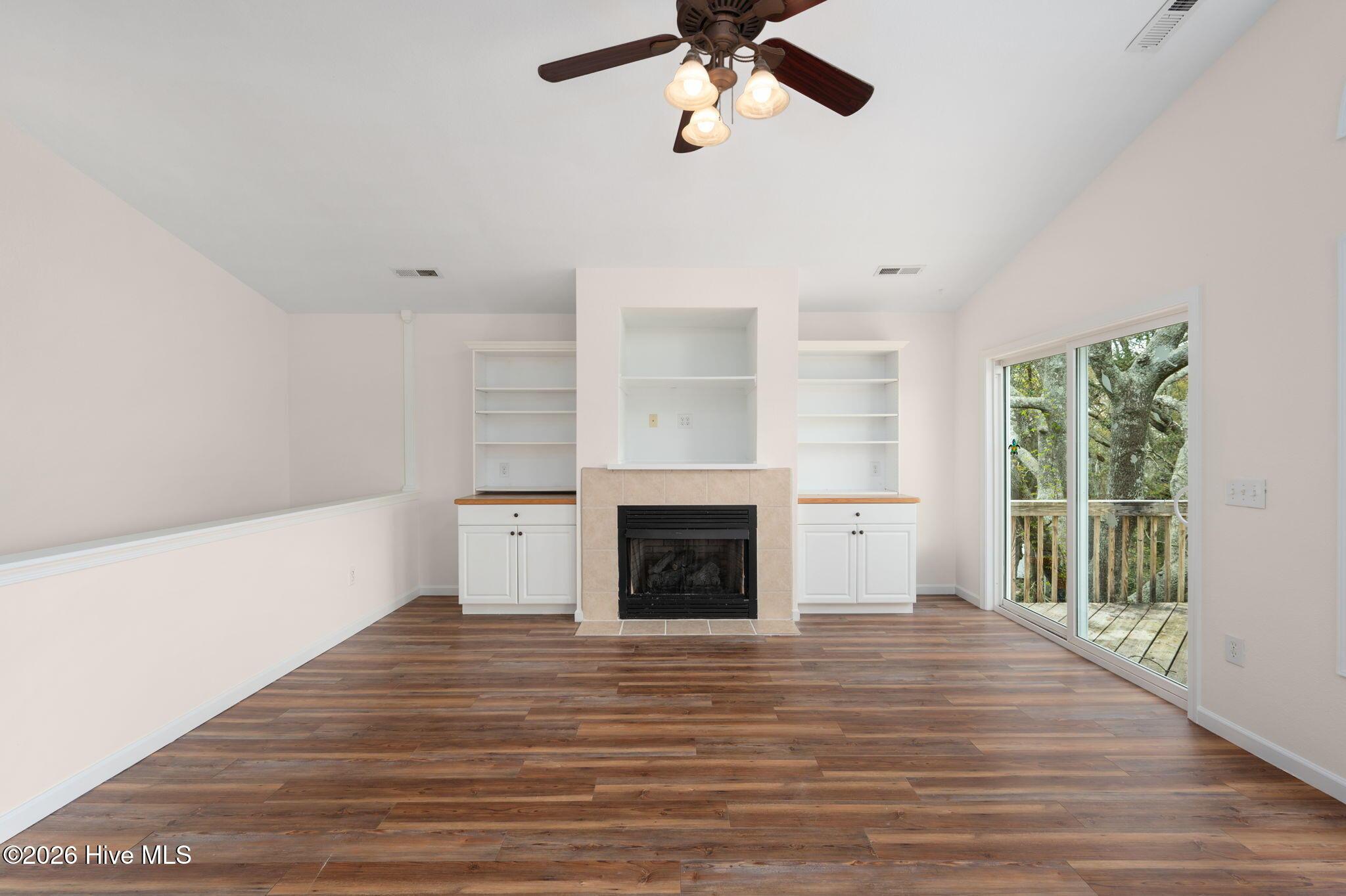 Image 4: 3-web-or-mls-106-William-Tryon-Ct-TL-Liv