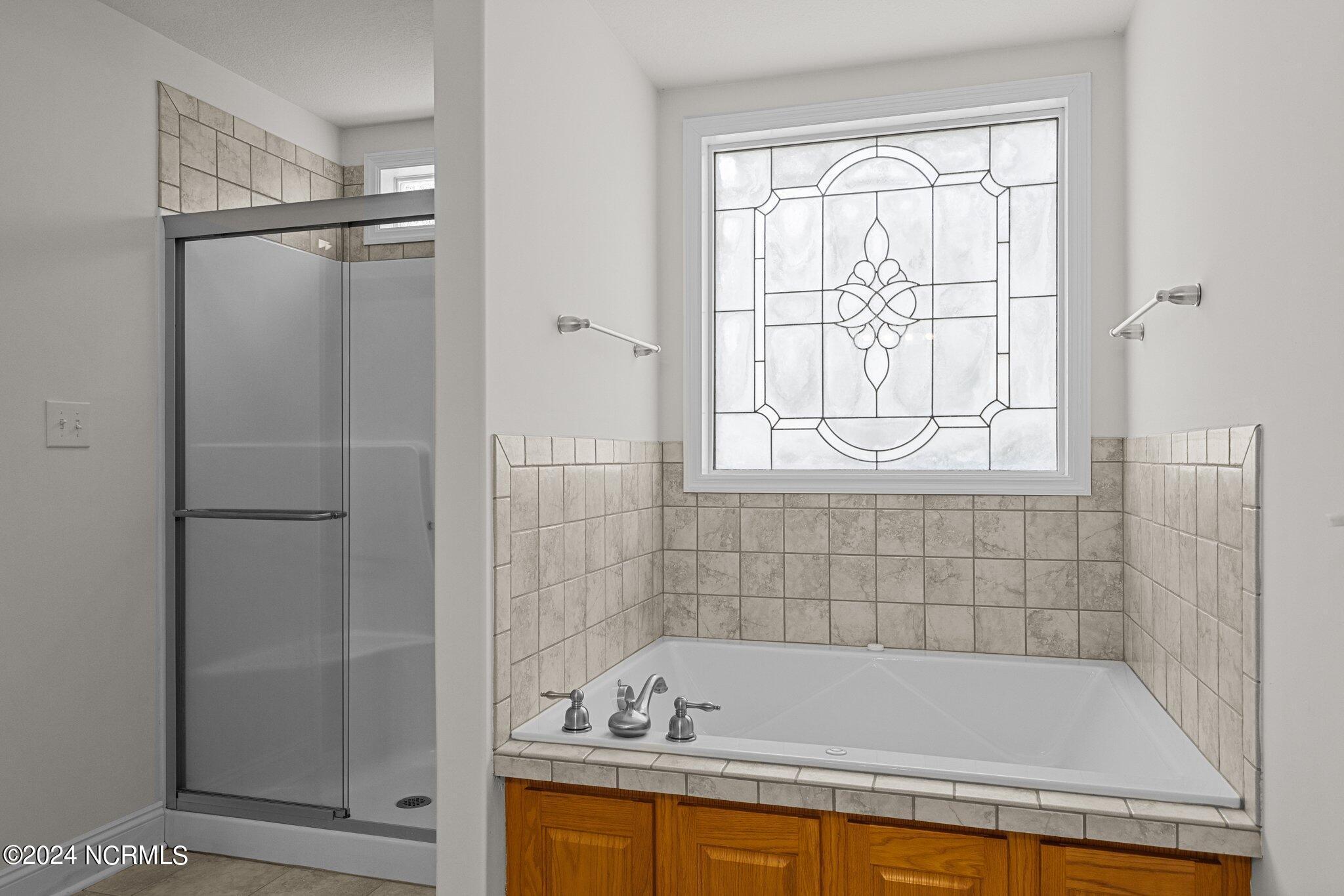 Image 2: 18-web-or-mls-1S3A4282