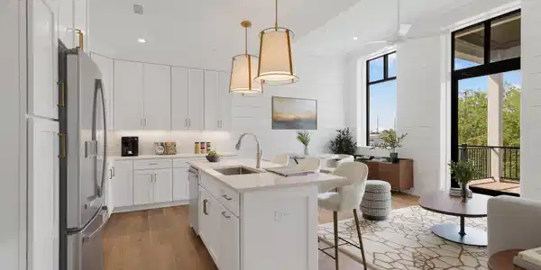 Image 4: Kitchen