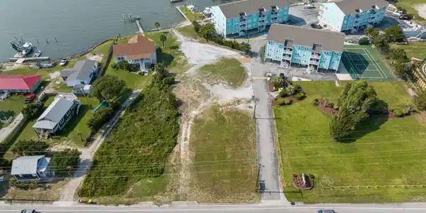Image 2: 1024 Salter Path Rd