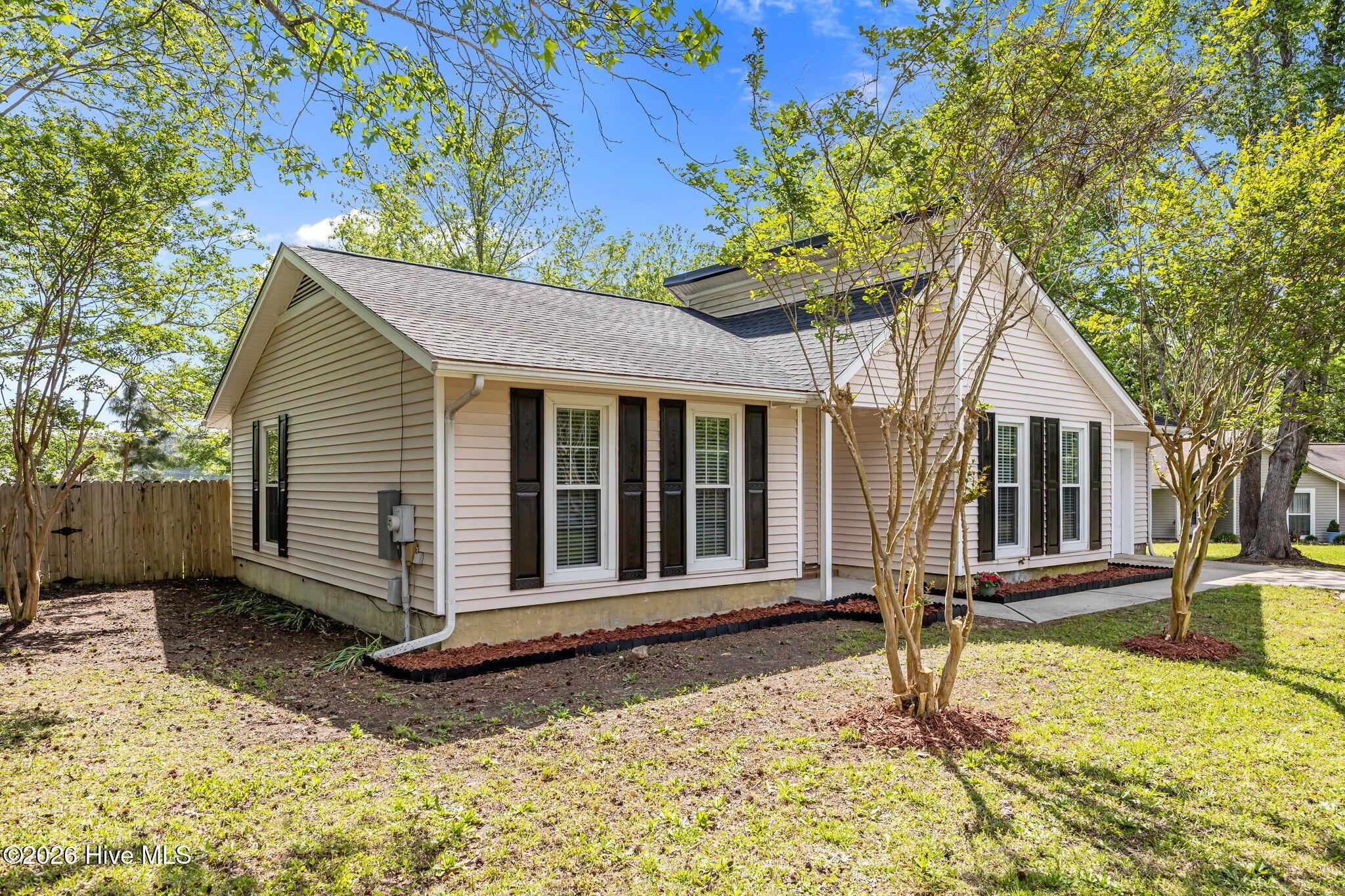 Image 2: 2-web-or-mls-104 Lanell Ct 86