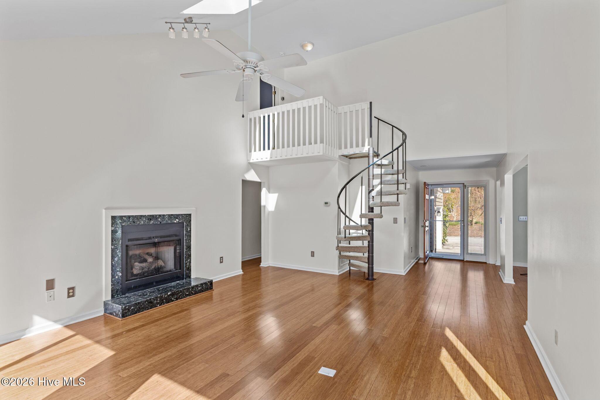 Image 3: 30-web-or-mls-1S3A4379